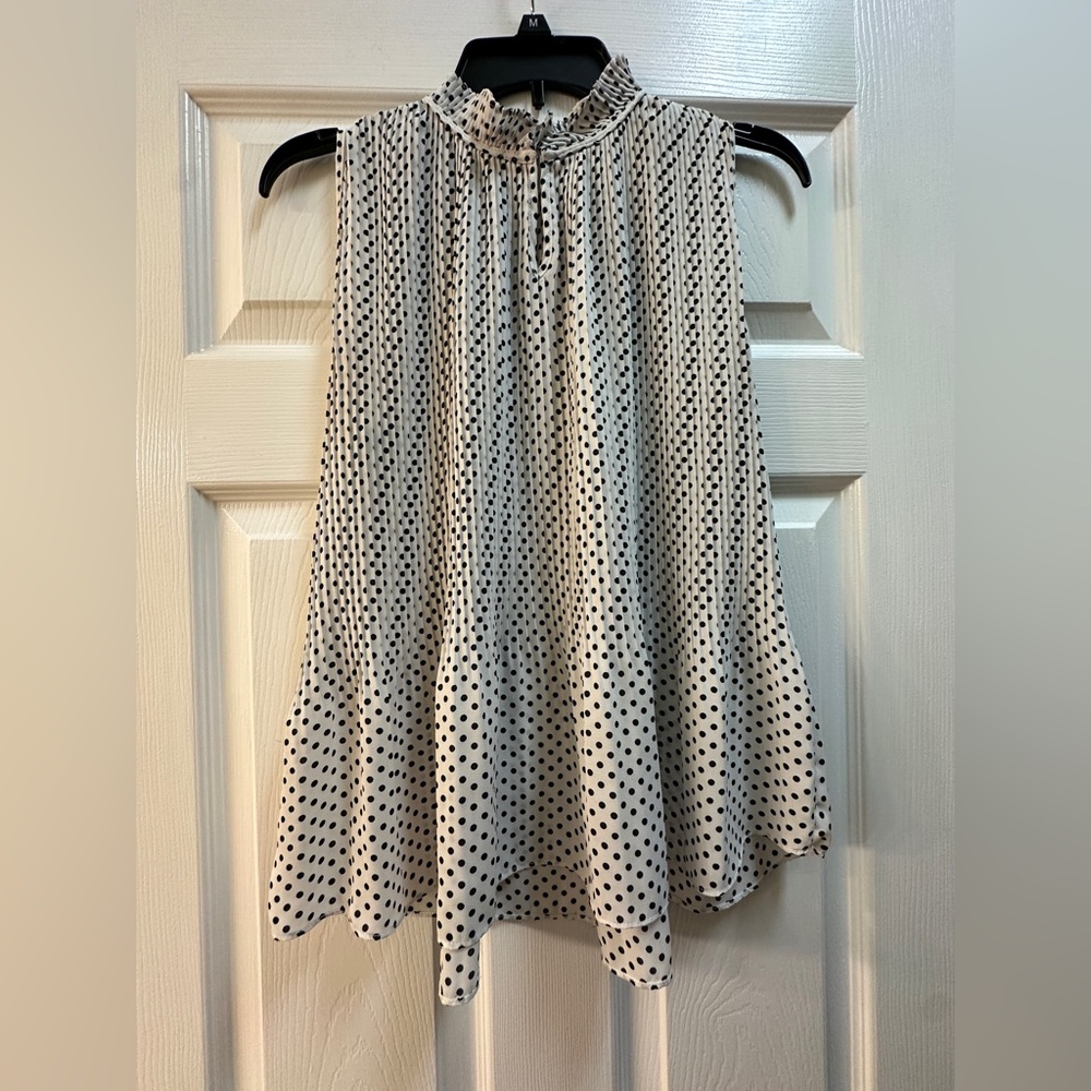 Violet & Claire Black and White Polka Dot Blouse Size Medium
